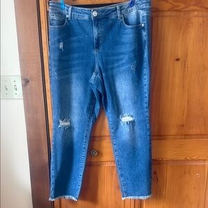 Distressed Jeans in Blue - Women